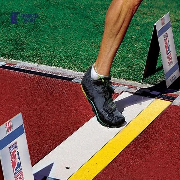 Ván nhảy xa – Dụng cụ quan trọng trong tập luyện và thi đấu điền kinh