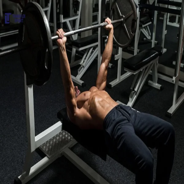 Đẩy tạ: Kỹ thuật chuẩn, lợi ích và hướng dẫn cho người mới