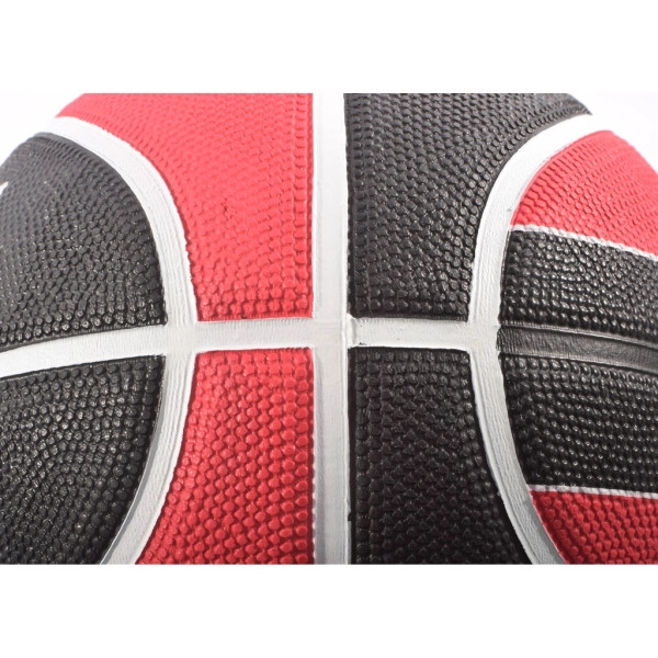 qua-bong-ro-spalding-nba-team-chicago-bull-outdoor-size-7-4