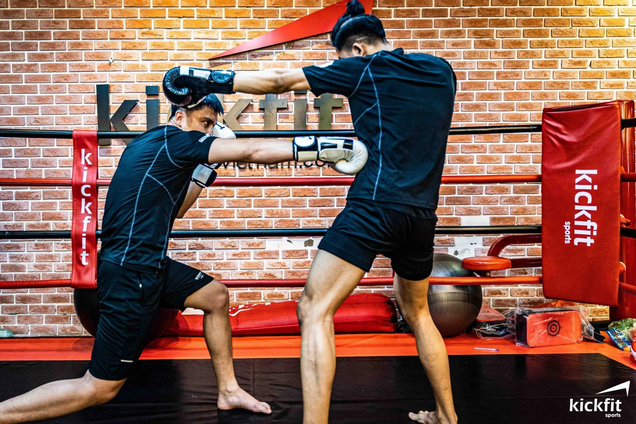 ky-thuat-ne-don-trong-boxing-scaled-1-1