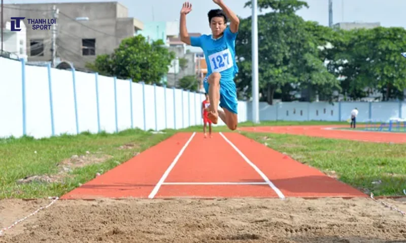 dụng cụ san cát nhảy xa