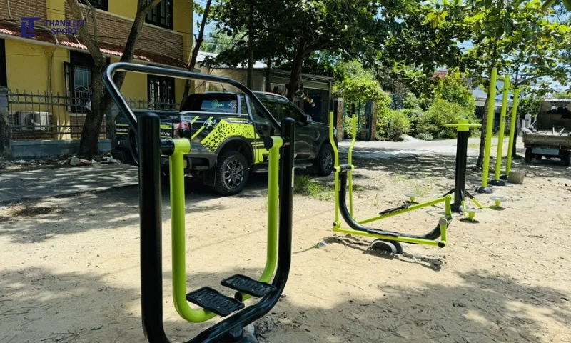 Thiết bị tập thể dục ngoài trời