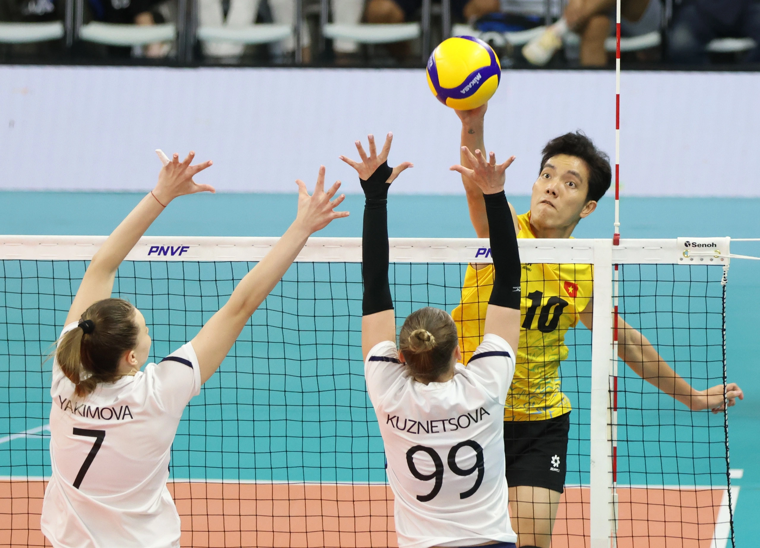 vie-vs-kaz02-17169881981111309833188