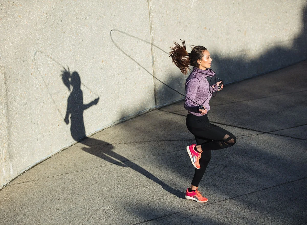 woman-jumping-rope-bskk